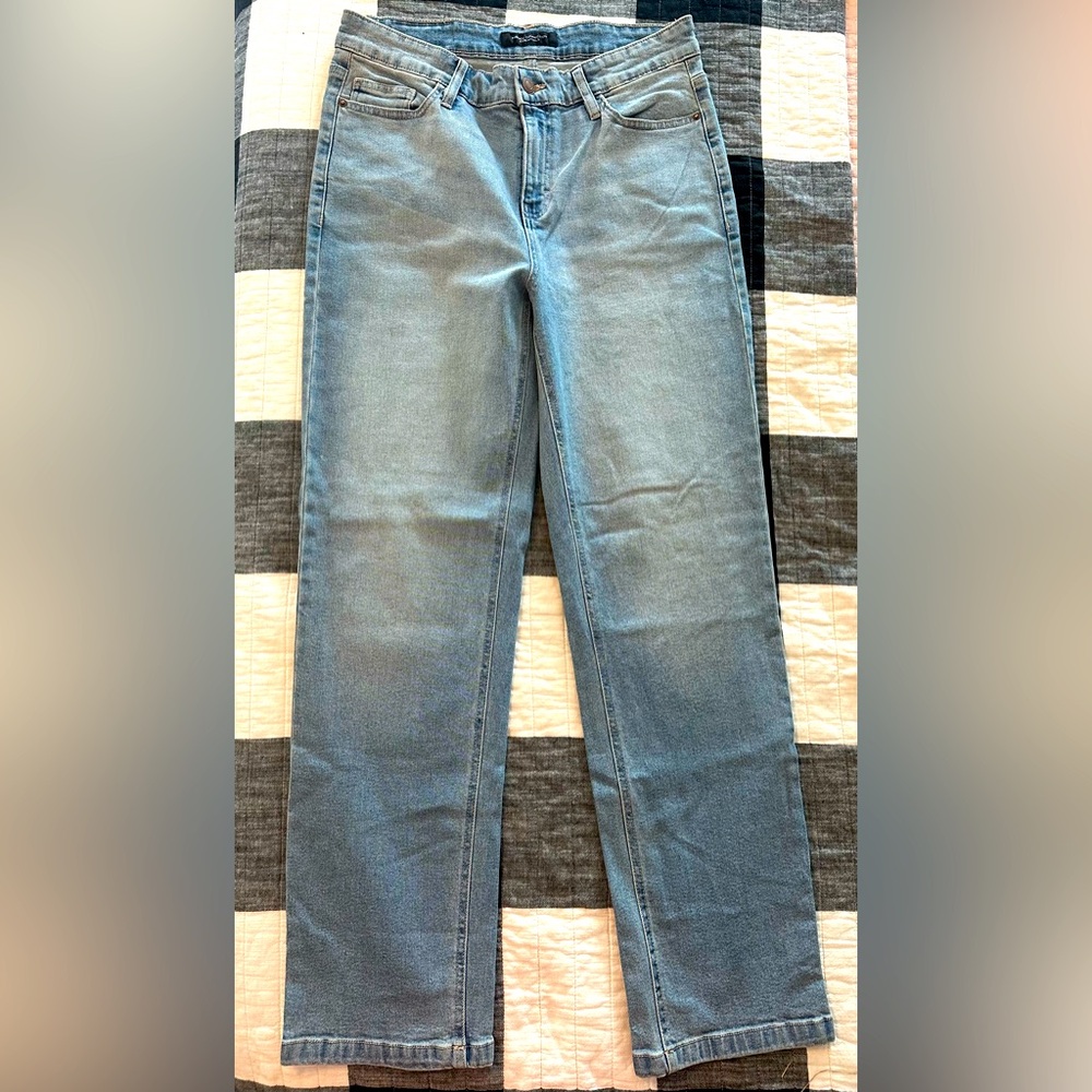 French connection straight leg jeans with light brown hue. Size 12.